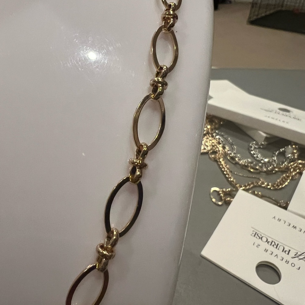 Forever 21 Gold Link Statement Necklace – NWT - Picture 4 of 7